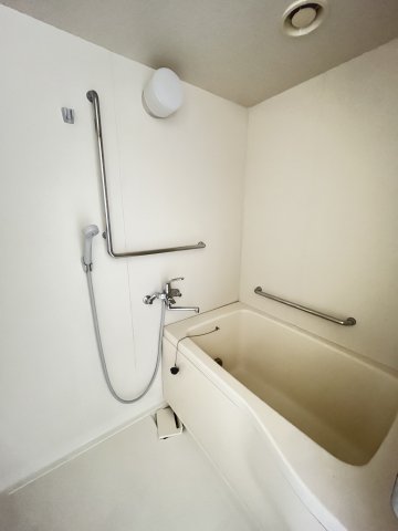 バス・シャワールーム　※同タイプのお部屋の写真を掲載しております。