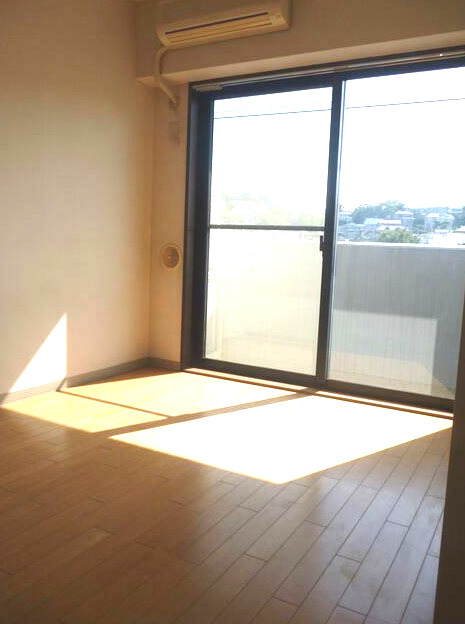 居室・リビング　※別部屋参考画像です。