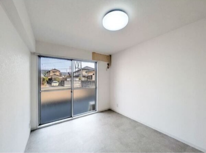 居室・リビング　図面と現状に相違がある場合には現状を優先