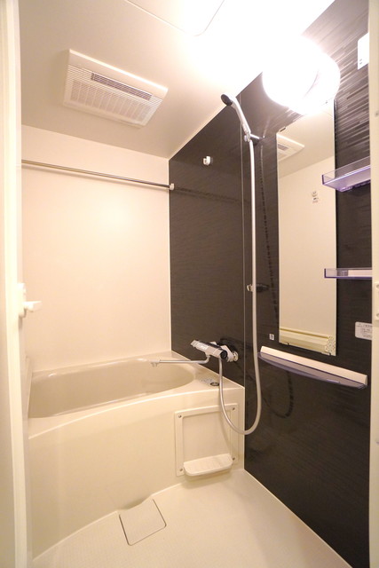 バス・シャワールーム　※写真は同タイプ住戸です。