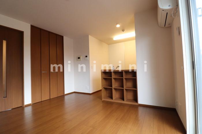 居室・リビング　※写真は同シリーズ類似物件を含む為現況優先とさせて頂きます