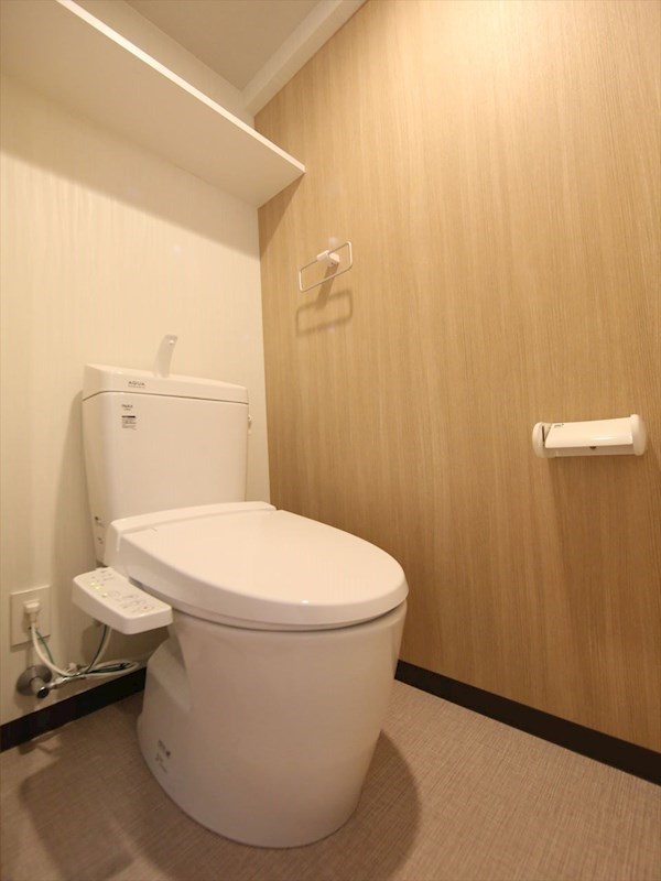 トイレ　温水洗浄暖房便座付トイレ