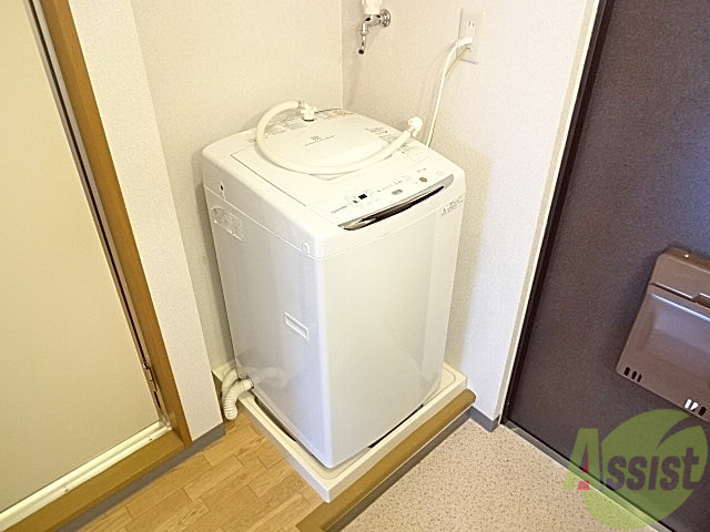 その他設備　この洗濯機付いてるんですか～、そーなんですよ、使って下さ～い