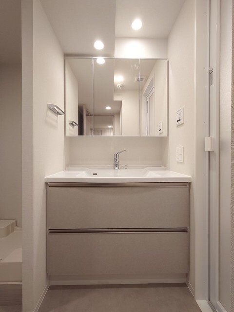洗面設備　※写真は同タイプ住戸です。
