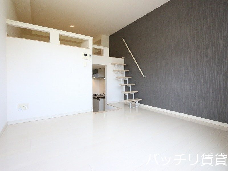 居室・リビング　同型タイプの為、現状を優先致します。