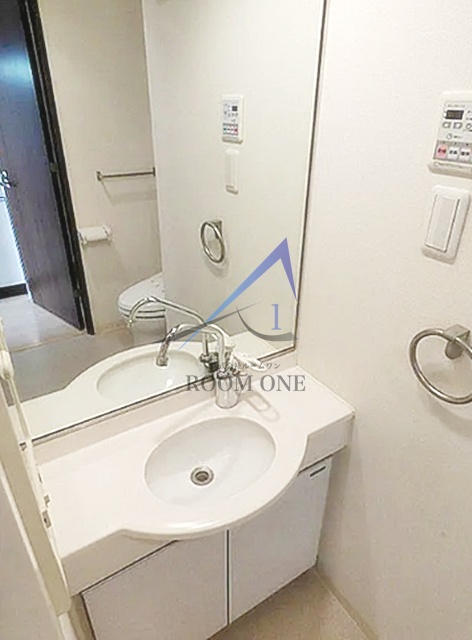 洗面設備　独立洗面台です。