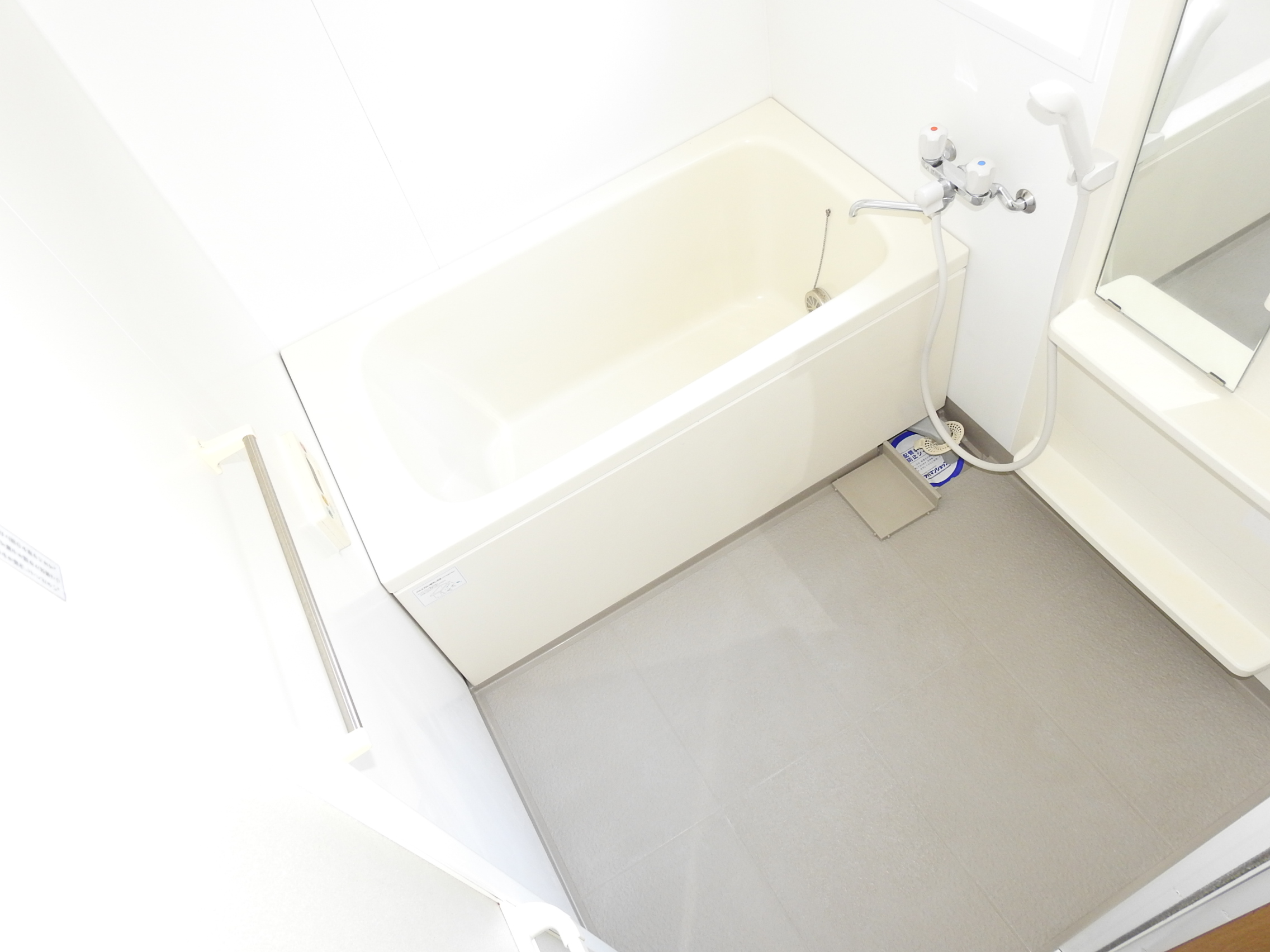 バス・シャワールーム　※別号室の写真です