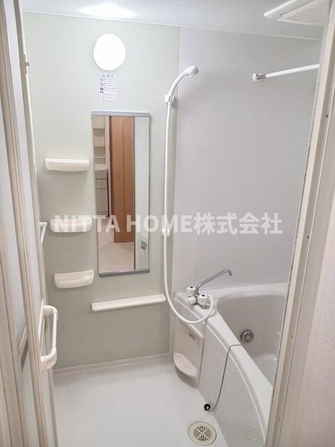 バス・シャワールーム　追い炊き機能・浴室乾燥機も設置済み！