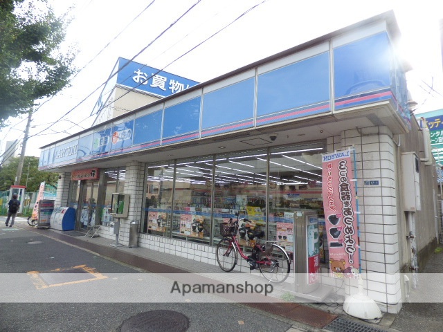 コンビニ　ローソン江坂町4丁目店（コンビニ）まで216m
