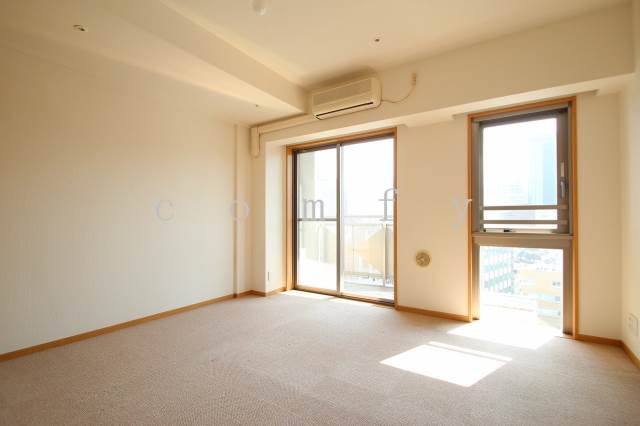 居室・リビング　室内