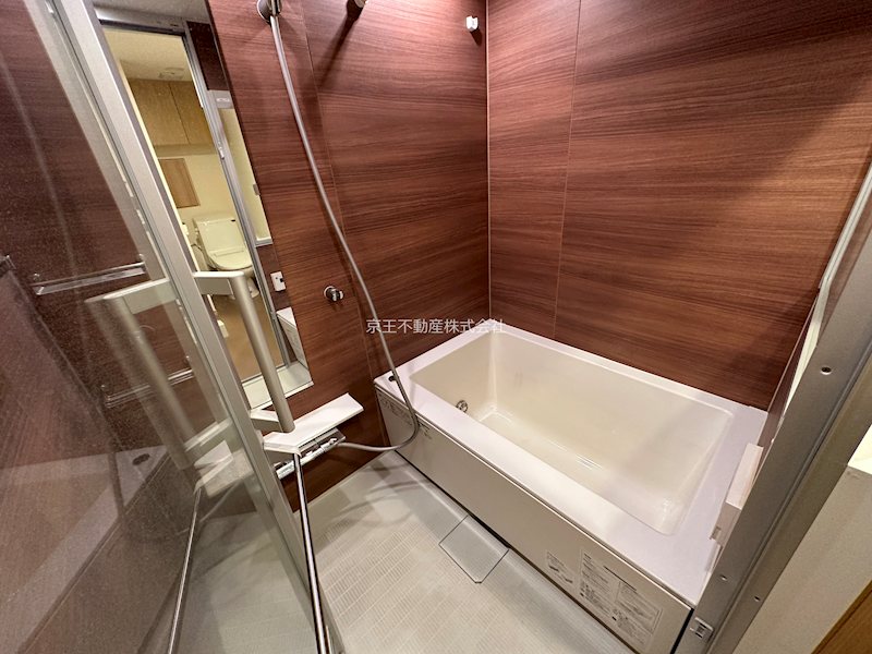 バス・シャワールーム　浴室乾燥機、追い焚き付きのオートバス