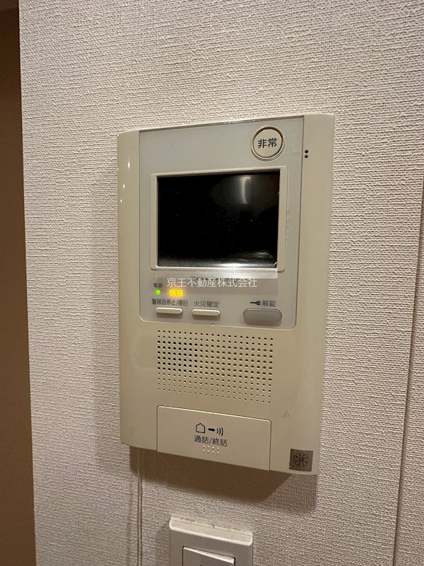 セキュリティ　来客時も安心のモニターホン付き