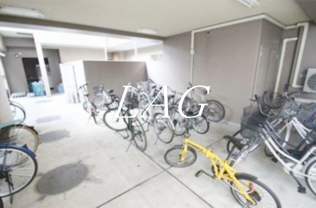 その他共有部分　駐輪場になります。