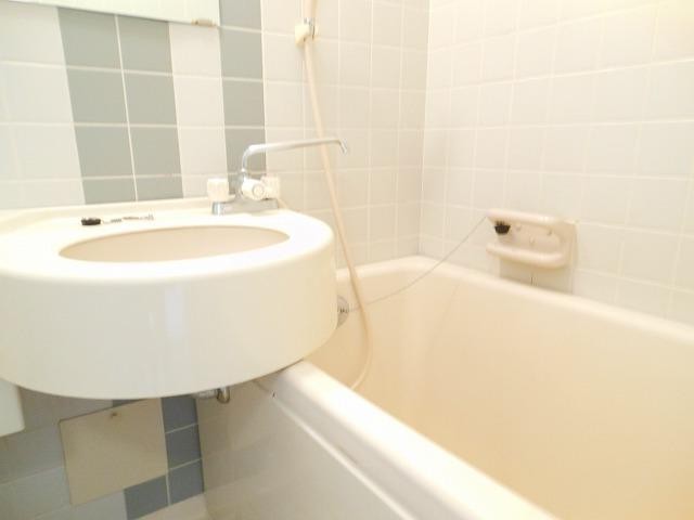 バス・シャワールーム　同仕様参考写真