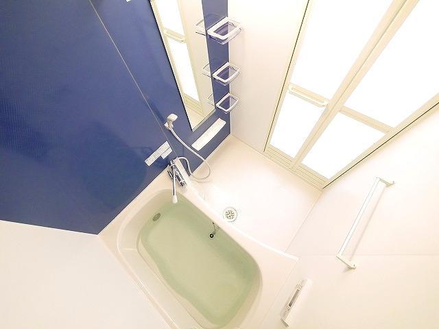 バス・シャワールーム　ゆったり過ごせるお風呂です