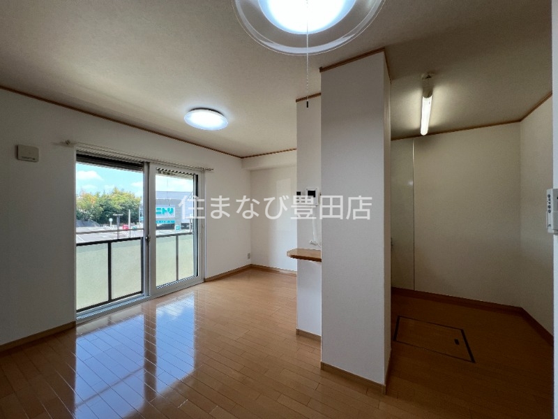 居室・リビング　同型別部屋写真