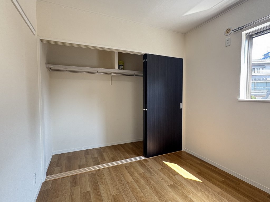 収納　２間サイズのクローゼット収納