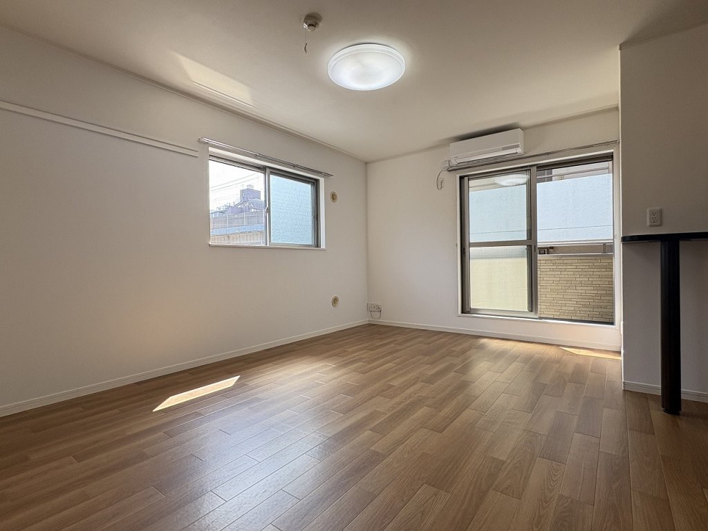 居室・リビング　最上階・明るく風通し良好です。