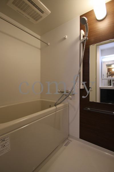 バス・シャワールーム　浴室乾燥機付きバス