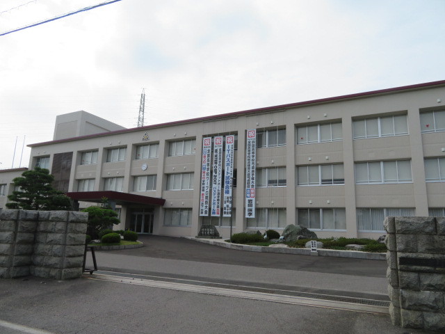 高校・高専　愛媛県立新居浜商業高等学校（高校・高専）まで400m