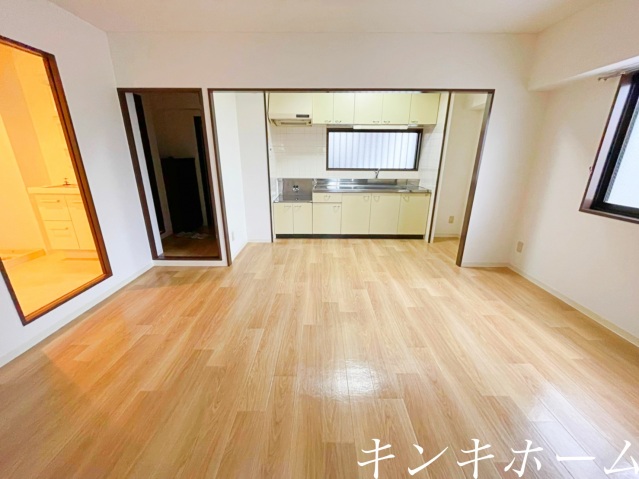 居室・リビング　写真は別のお部屋になります。