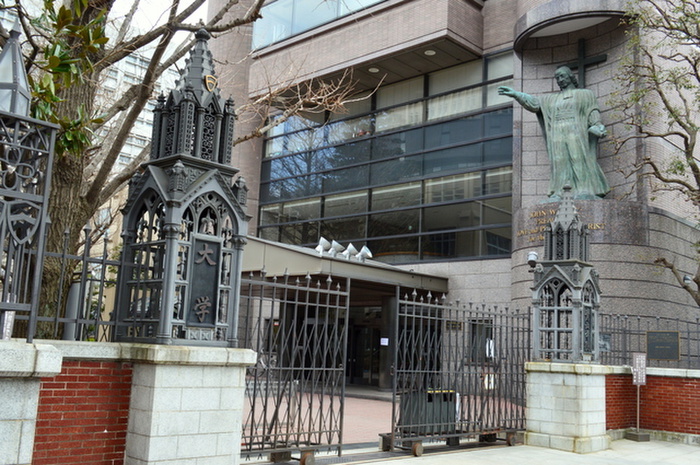 大学・短大　青山学院大学青山キャンパス（大学・短大）まで120m