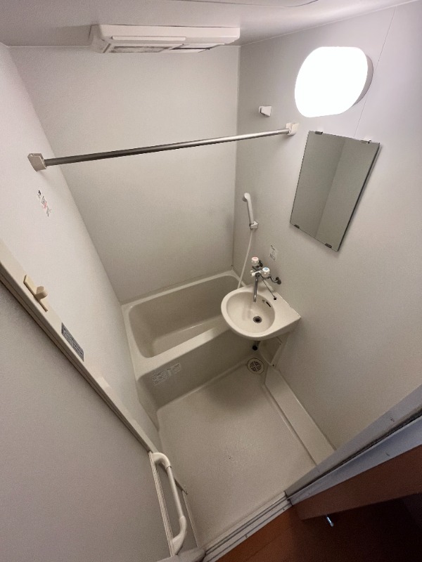 バス・シャワールーム　※他部屋参考写真