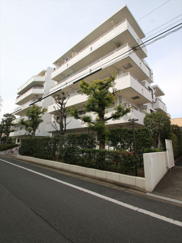 建物外観　安心・安全の鉄筋コンクリート造　バス停徒歩圏内