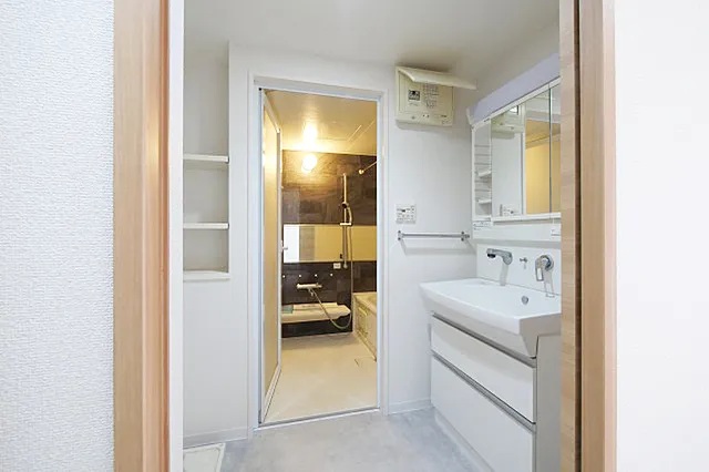 バス・シャワールーム