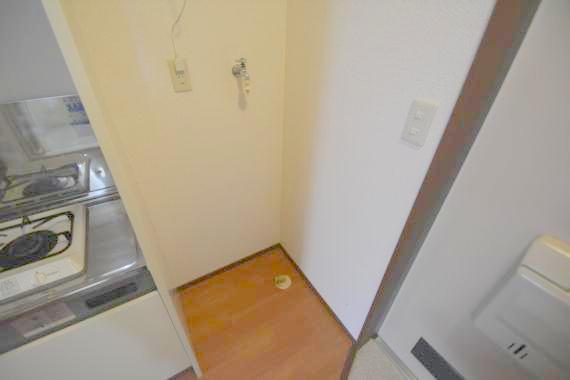 その他設備　嬉しい室内洗濯機置場。これで洗濯機も長持ちしますね。