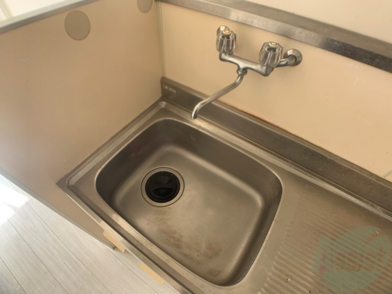 洗面設備　洗面台はありませんがこちらで洗顔などができます。