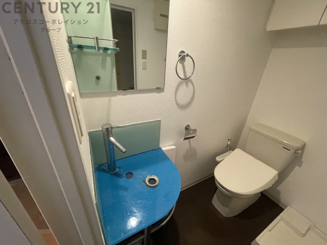 洗面設備　トイレ内に洗面台があります！