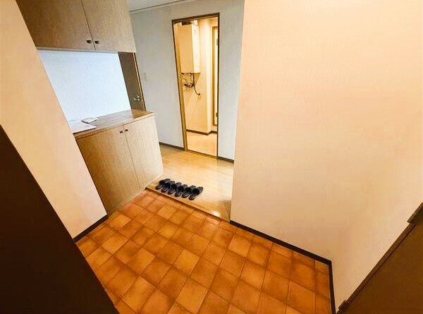 玄関　玄関広いです♪