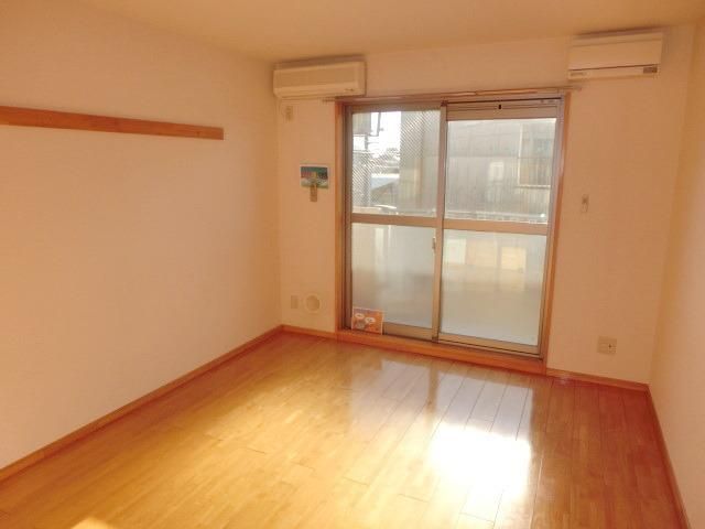 その他部屋・スペース　日当たり良好の洋室