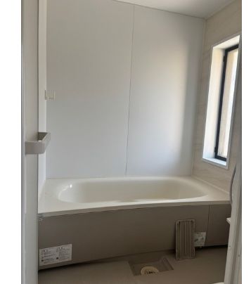 バス・シャワールーム　落ち着いた空間のお風呂です