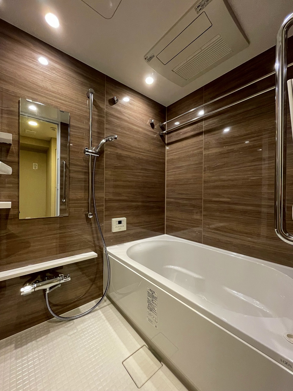 バス・シャワールーム