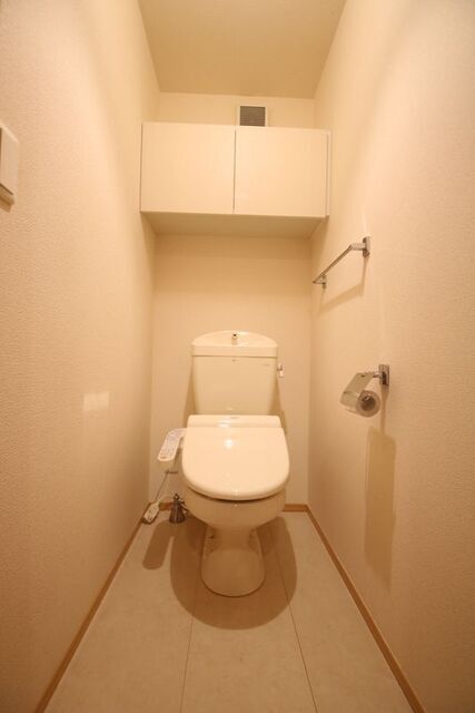 トイレ　※別室の参考写真の為、現況優先です。