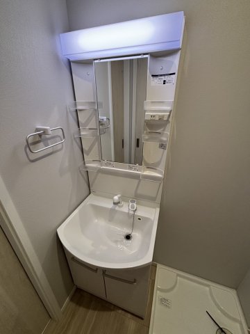 洗面設備　※同物件・同タイプの写真です。