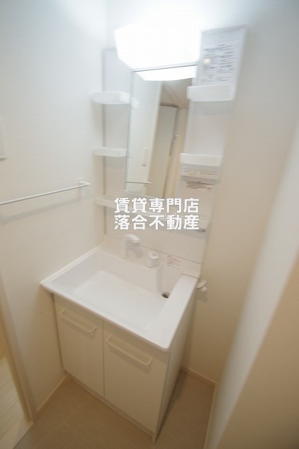 洗面設備　独立洗面化粧台付き