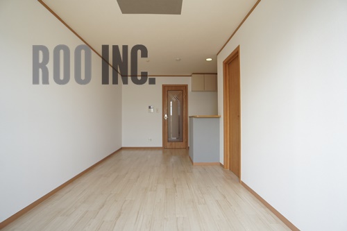 居室・リビング　写真は反転のお部屋です