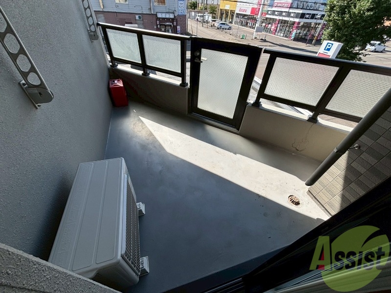 バルコニー　バルコニーが付いていますので一息ついてみてはいかがですか。