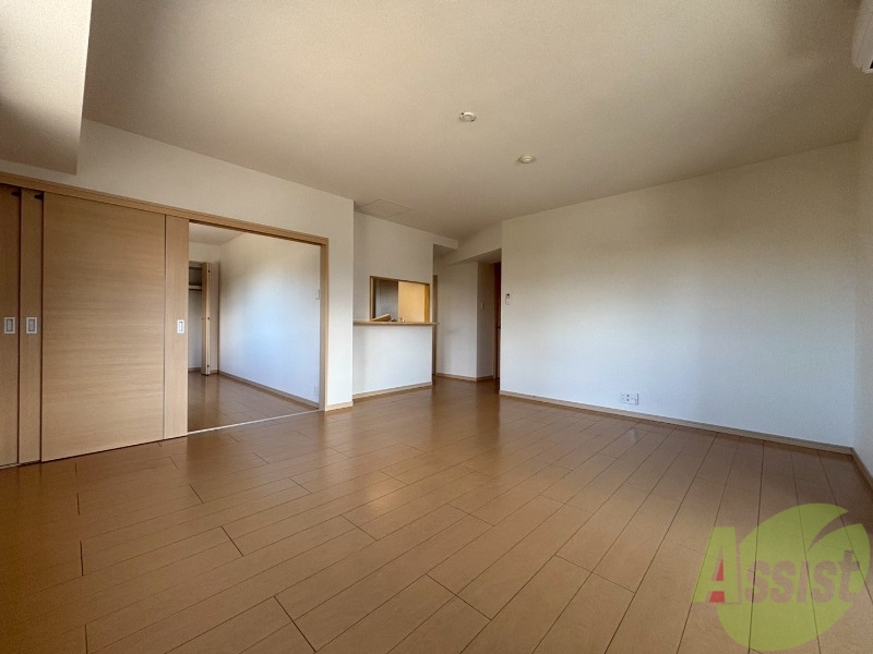 居室・リビング　広くてキレイなお部屋が広がっていて、充実した生活が送れそう。