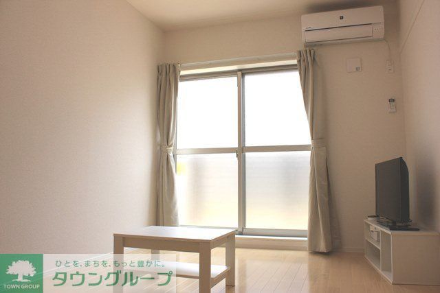 居室・リビング　1Fはフローリング、2Fはカーペット