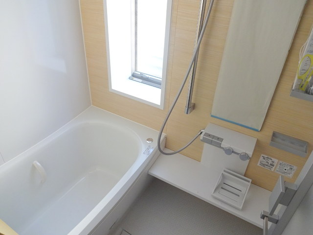 バス・シャワールーム　★追い焚き機能付き★