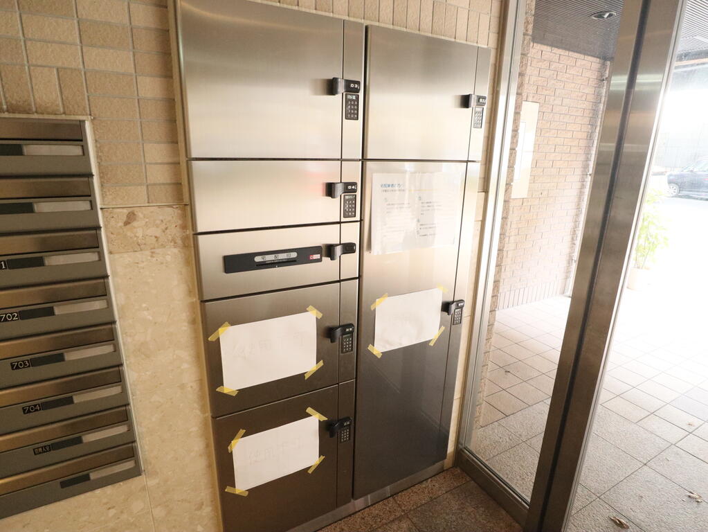 ロビー　宅配ＢＯＸ