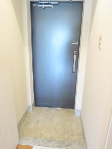 玄関　※参考写真