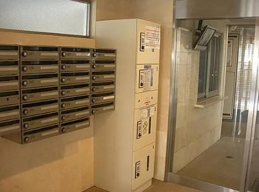 エントランス　ゆとりのあるエントランスです