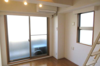 居室・リビング　こちらの居間で趣味の時間をお楽しみください