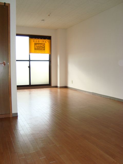 居室・リビング　広々としたゆったりとくつろげる１４帖のＬＤＫ。