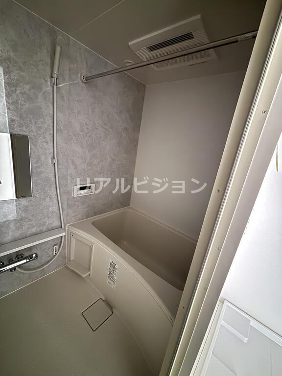 バス・シャワールーム　※こちらの写真は他部屋になり参考写真です